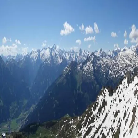 In Near Slopes Daire *